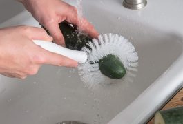Cepillo limpia manos y uñas nylon